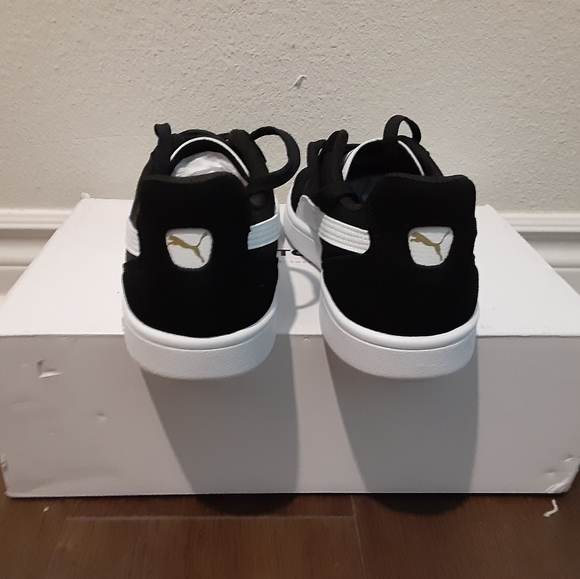 Puma - Picture 3 of 5